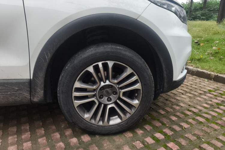 Used Qoros 5 2018 Revised 1.6T Automatic Luxury Version Right Front Wheel Hub