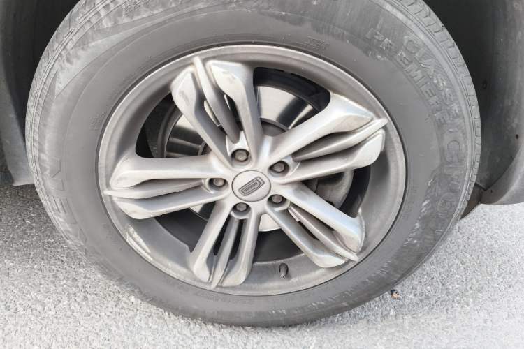 Used Qoros 5 2018 1.6T Automatic Leading Model Right Front Wheel Hub