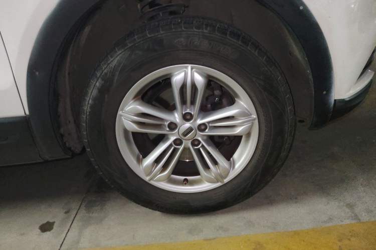 Used Qoros 5 2018 Revised Version 1.6T Automatic Leading Edition Right Front Wheel Hub