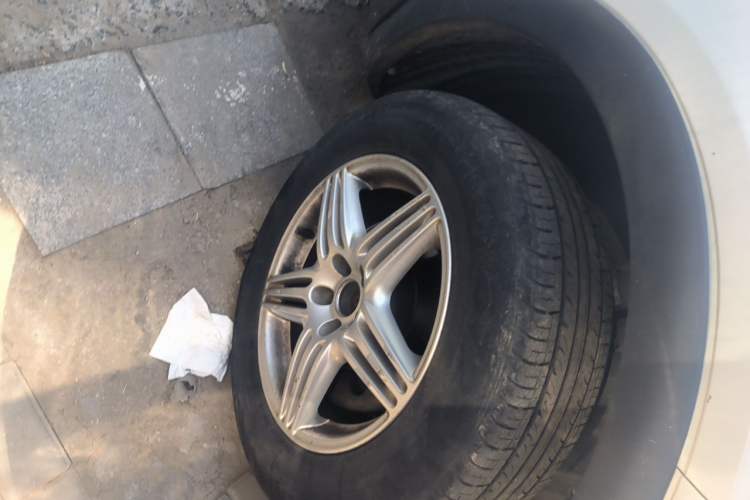 Used Qoros 5 2018 1.6T Automatic Leading Model Right Front Wheel Hub