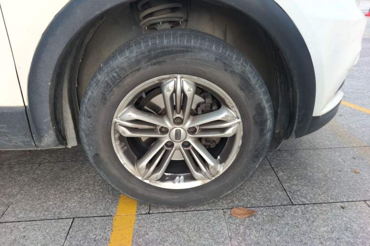 Used Qoros 5 2018 Revised Version 1.6T Automatic Leading Edition Right Front Wheel Hub
