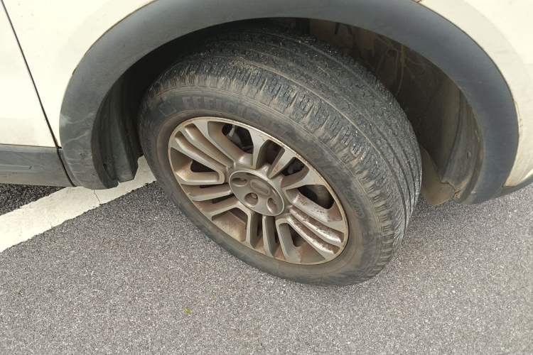 Used Qoros 5 2018 1.6T Automatic Prestige Model Right Front Wheel Hub