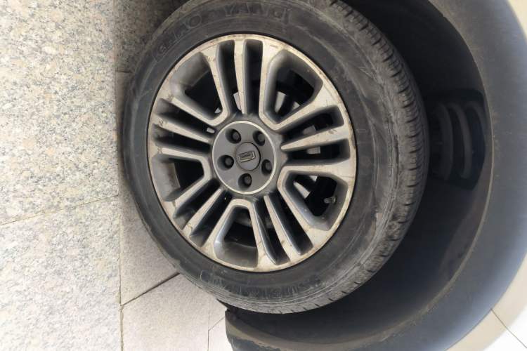 Used Qoros 5 2018 Revised 1.6T Automatic Luxury Version Right Front Wheel Hub