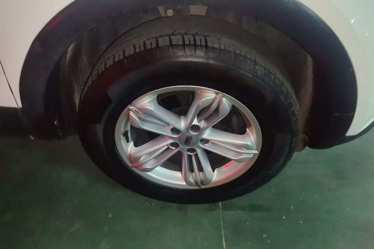Used Qoros 5 2018 Revised Version 1.6T Automatic Leading Edition Right Front Wheel Hub