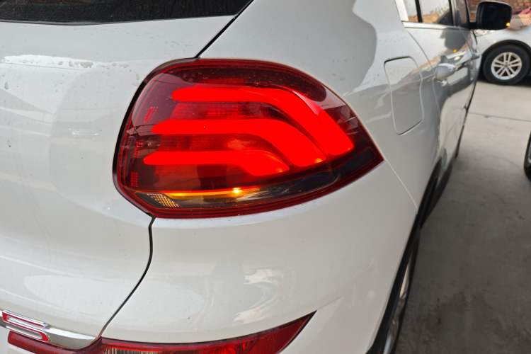 Used Qoros 5 2018 Revised Version 1.6T Automatic Leading Edition Right Rear Taillight