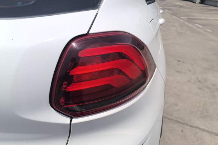 Used Qoros 5 2018 Revised Version 1.6T Automatic Leading Edition Right Rear Taillight