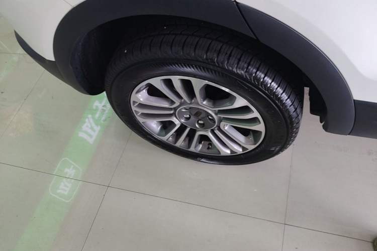Used Qoros 5 2018 Revised 1.6T Automatic Luxury Version Right Rear Wheel Hub