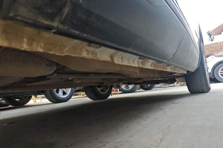 Used Qoros 5 2018 Revised Version 1.6T Automatic Leading Edition Right Side Sill