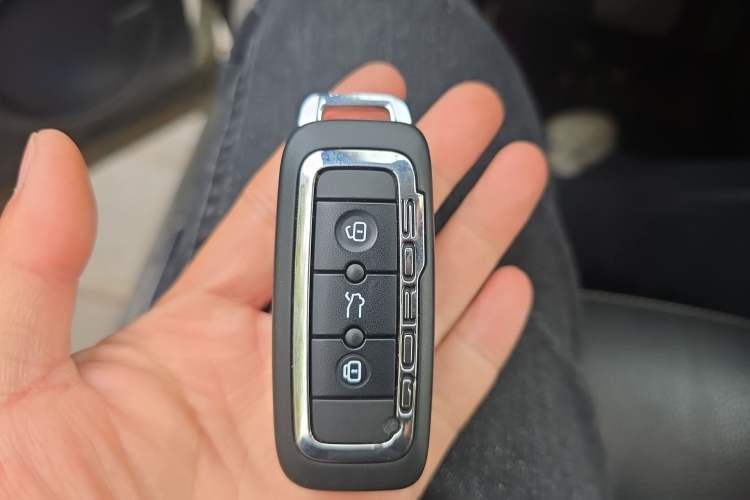 Used Qoros 5 2018 1.6T Automatic Prestige Model Vehicle Key