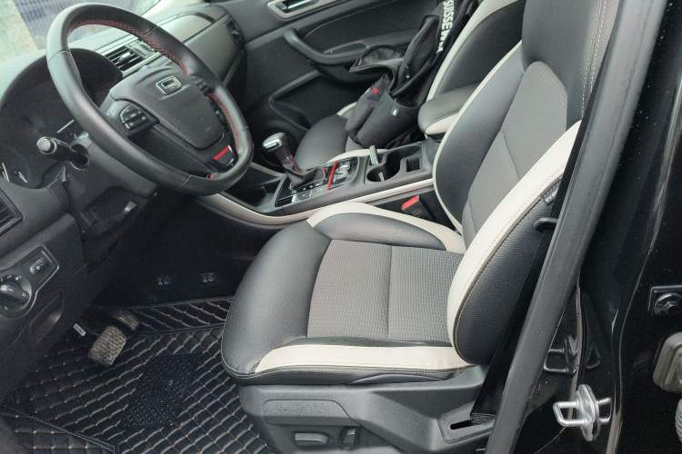 Used Qoros 5 2019 1.6T Automatic Zhiyun Connect (AliOS) Edition Prestige Model Left Front Seat