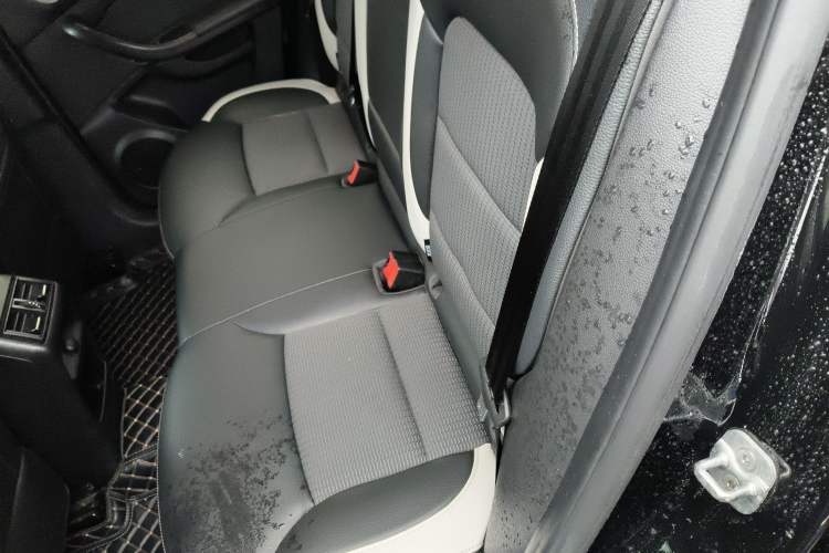 Used Qoros 5 2019 1.6T Automatic Zhiyun Connect (AliOS) Edition Prestige Model Left Rear Seat
