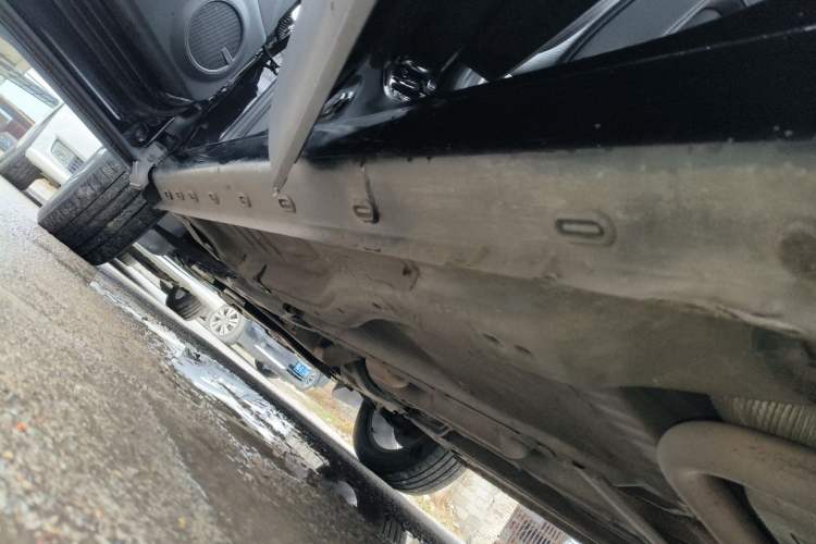 Used Qoros 5 2019 1.6T Automatic Zhiyun Connect (AliOS) Edition Prestige Model Left Side Sill