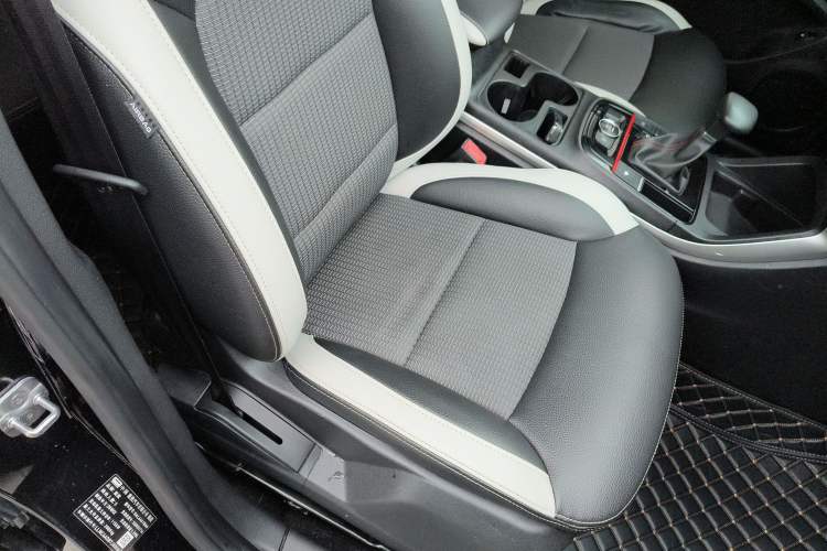 Used Qoros 5 2019 1.6T Automatic Zhiyun Connect (AliOS) Edition Prestige Model Right Front Seat