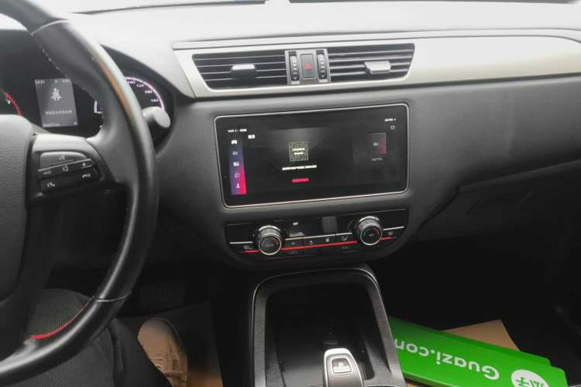 Used Qoros 5 2019 Qoros 5S 1.6 TGDI Prestige Model Audio And AC Panel