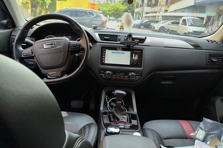 Used Qoros 5 2019 1.6T Automatic Zhiyun Connect (AliOS) Edition Prestige Model Center Console