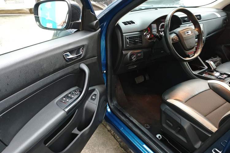 Used Qoros 5 2019 Qoros 5S 1.6 TGDI Leading Model Driver Seat