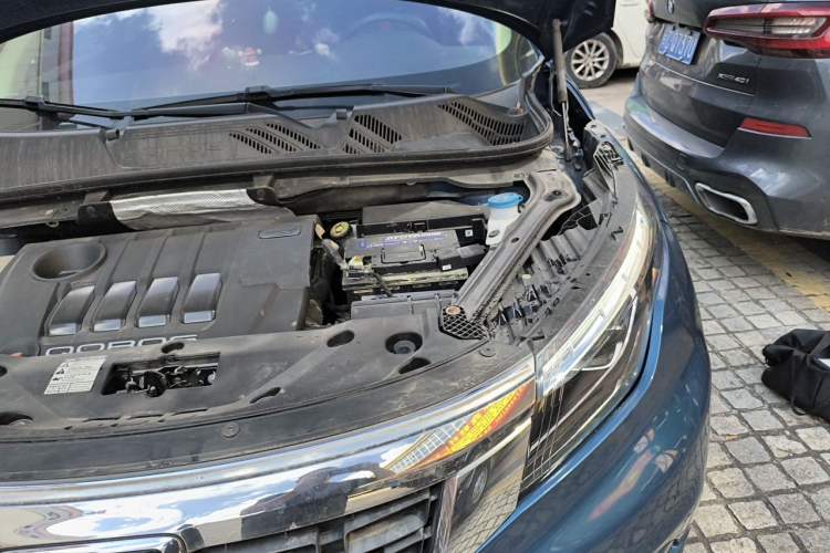 Used Qoros 5 2019 1.6T Automatic Zhiyun Connect (AliOS) Edition Prestige Model Engine Bay Left