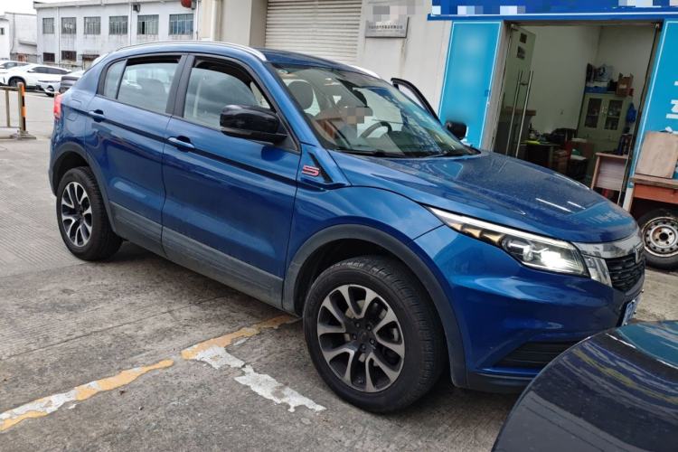 Used Qoros 5 2019 Qoros 5S 1.6 TGDI Leading Model Front Right 45 Deg