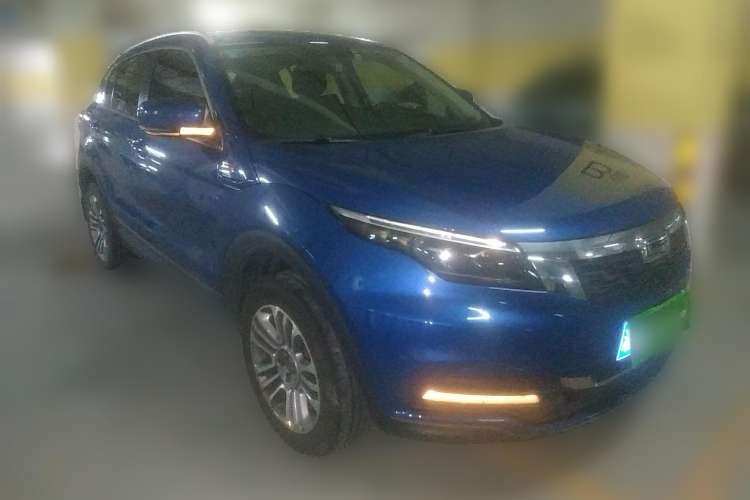 Used Qoros 5 2019 Qoros 5S 1.6 TGDI Prestige Model Front Right 45 Deg