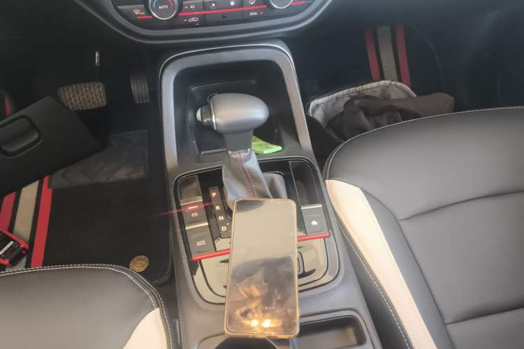Used Qoros 5 2019 1.6T Automatic Zhiyun Connect (AliOS) Edition Prestige Model Gear Lever