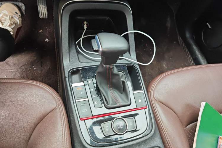 Used Qoros 5 2019 1.6T Automatic Zhiyun Connect (AliOS) Edition Prestige Model Gear Lever