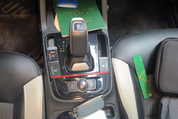 Used Qoros 5 2019 Qoros 5S 1.6 TGDI Prestige Model Gear Lever