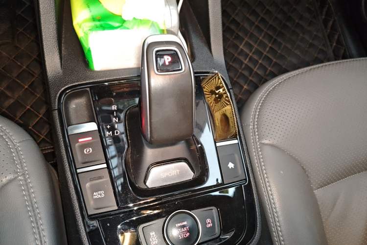 Used Qoros 5 2019 Qoros 5S 1.6 TGDI Leading Model Gear Lever