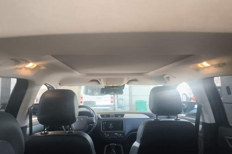 Used Qoros 5 2019 1.6T Automatic Zhiyun Connect (AliOS) Edition Prestige Model Headliner