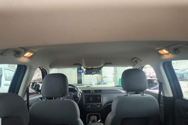 Used Qoros 5 2019 Qoros 5S 1.6 TGDI Leading Model Headliner
