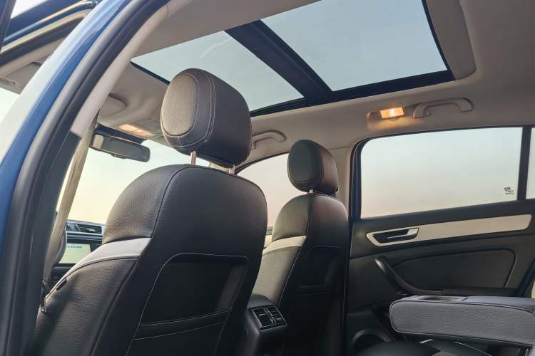 Used Qoros 5 2019 Qoros 5S 1.6 TGDI Prestige Model Interior 3