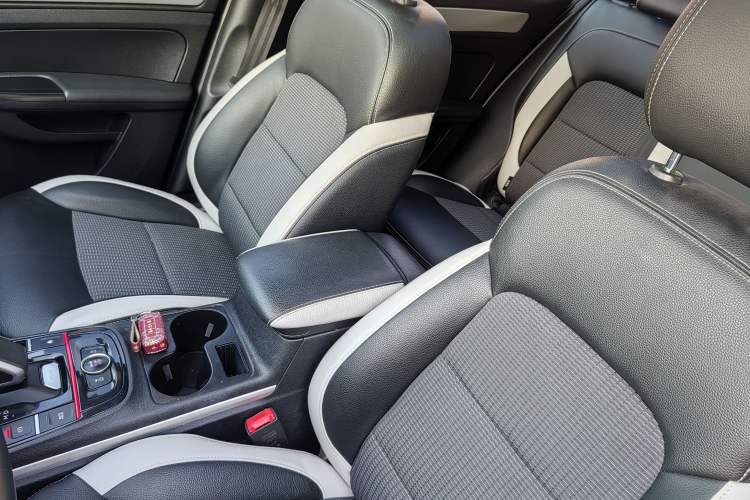 Used Qoros 5 2019 Qoros 5S 1.6 TGDI Prestige Model Interior 7