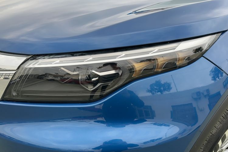 Used Qoros 5 2019 1.6T Automatic Zhiyun Connect (AliOS) Edition Prestige Model Left Front Headlight