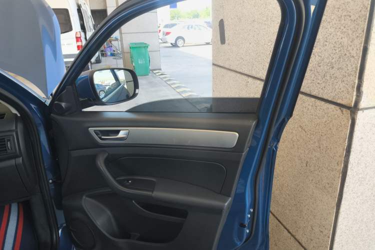 Used Qoros 5 2019 1.6T Automatic Zhiyun Connect (AliOS) Edition Prestige Model Right Front Door Interior