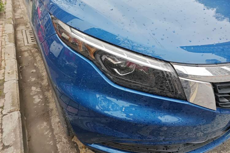 Used Qoros 5 2019 1.6T Automatic Zhiyun Connect (AliOS) Edition Prestige Model Right Front Headlight