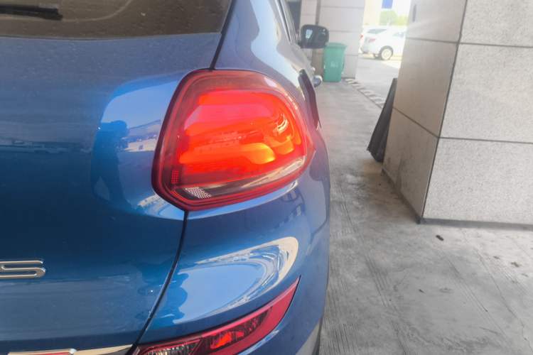 Used Qoros 5 2019 1.6T Automatic Zhiyun Connect (AliOS) Edition Prestige Model Right Rear Taillight