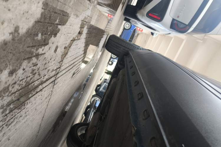Used Qoros 5 2019 Qoros 5S 1.6 TGDI Leading Model Right Side Sill