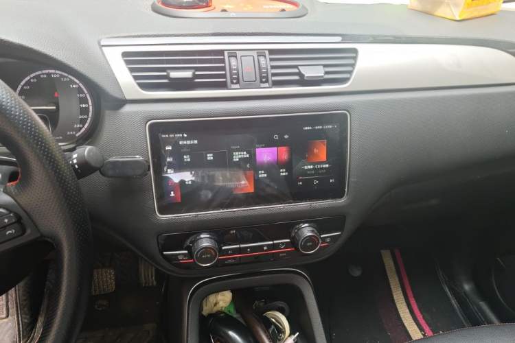 Used Qoros 5 2019 Qoros 5S 1.6 TGDI Dark Night Hero Edition Audio And AC Panel