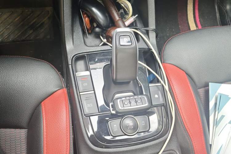 Used Qoros 5 2019 Qoros 5S 1.6 TGDI Dark Night Hero Edition Gear Lever