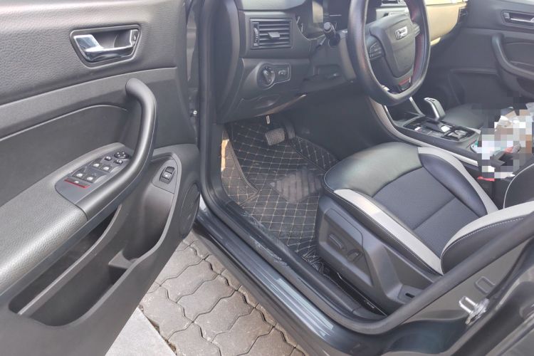 Used Qoros 5 2019 Qoros 5S 1.6 TGDI Prestige Model Interior 3