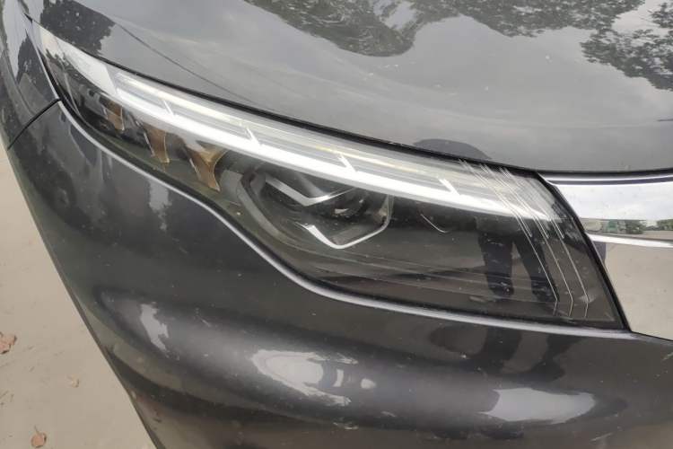 Used Qoros 5 2019 Qoros 5S 1.6 TGDI Prestige Model Right Front Headlight