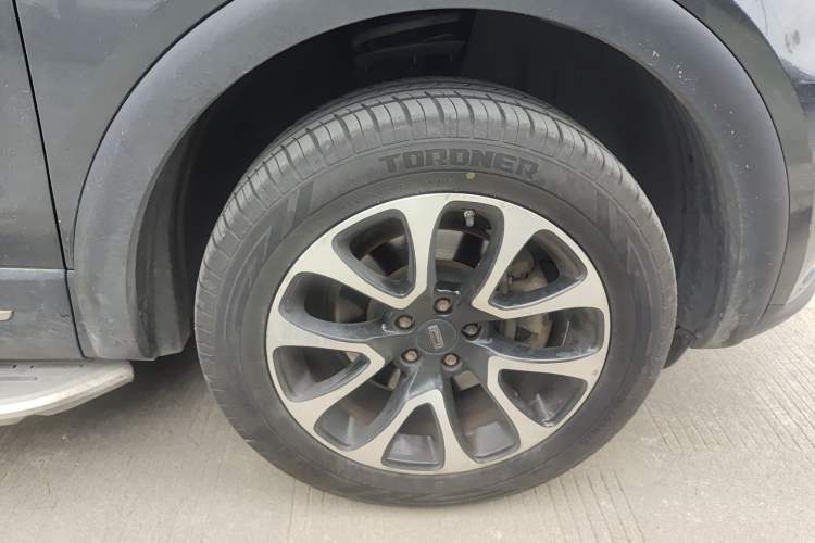 Used Qoros 5 2019 Qoros 5S 1.6 TGDI Prestige Model Right Front Wheel Hub
