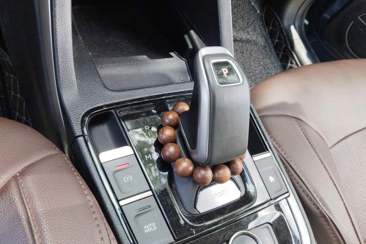 Used Qoros 5 2019 Qoros 5S 1.6 TGDI Leading Model Gear Lever