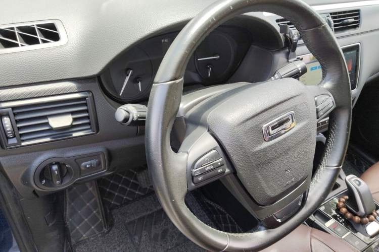 Used Qoros 5 2019 Qoros 5S 1.6 TGDI Leading Model Steering Wheel