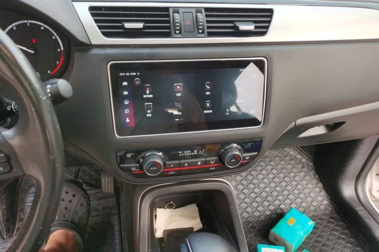 Used Qoros 5 2019 1.6T Automatic Zhiyun Connect (AliOS) Edition Prestige Model Audio And AC Panel