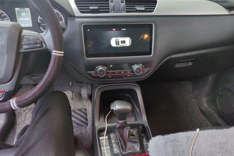 Used Qoros 5 2019 1.6T Automatic Zhiyun Connect (AliOS) Edition Prestige Model Audio And AC Panel