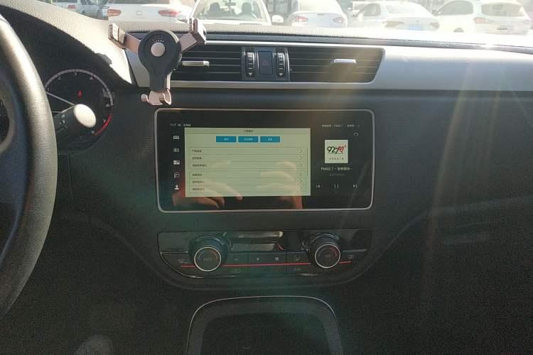 Used Qoros 5 2019 1.6T Automatic Zhiyun Connect (AliOS) Edition Prestige Model Audio And AC Panel