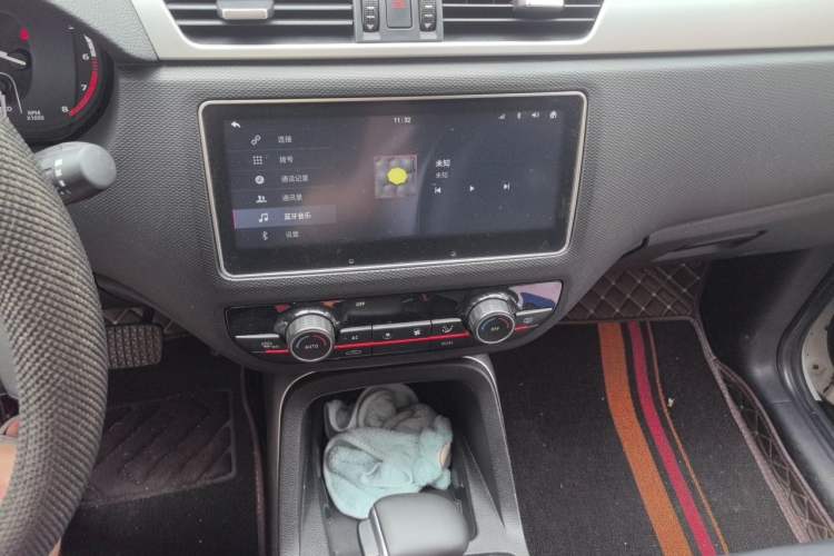 Used Qoros 5 2019 1.6T Automatic Zhiyun Connect (AliOS) Edition Prestige Model Audio And AC Panel