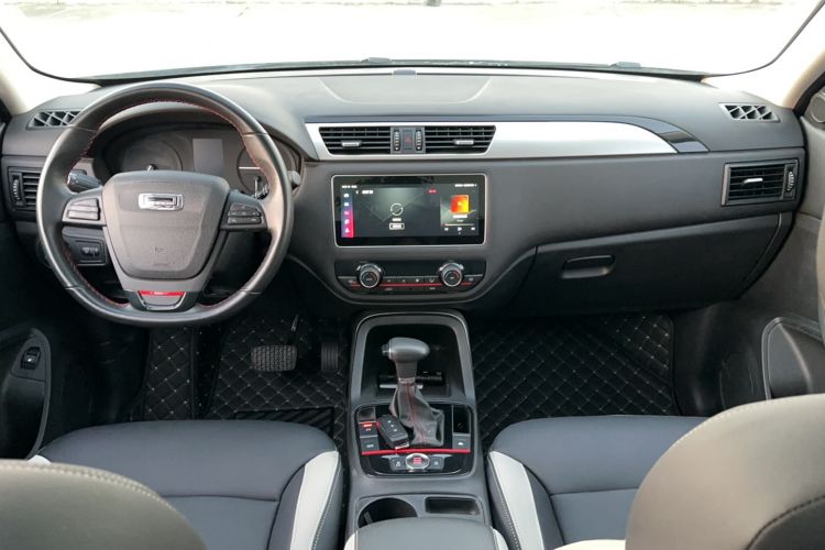 Used Qoros 5 2019 1.6T Automatic Zhiyun Connect (AliOS) Edition Prestige Model Center Console