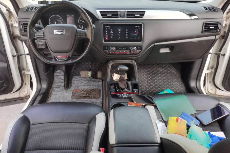 Used Qoros 5 2019 1.6T Automatic Zhiyun Connect (AliOS) Edition Prestige Model Center Console