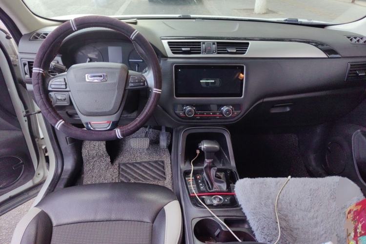 Used Qoros 5 2019 1.6T Automatic Zhiyun Connect (AliOS) Edition Prestige Model Center Console